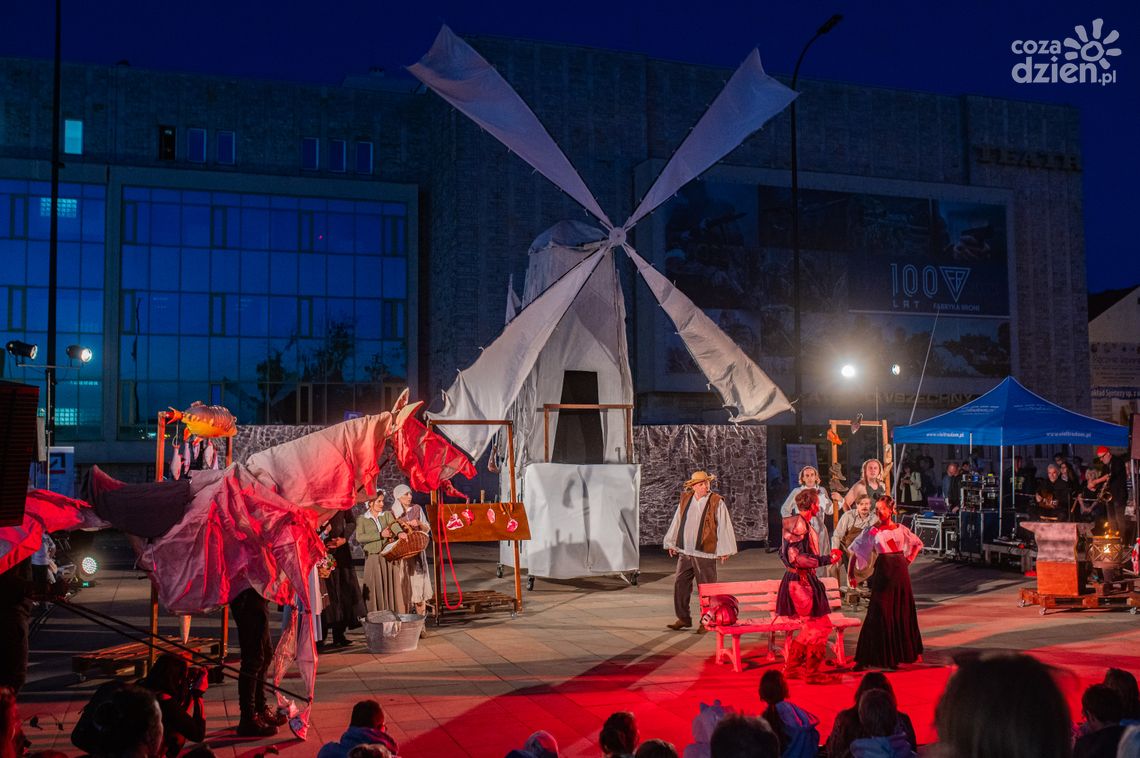 Teatr wyjdzie na ulice! Teatr wyjdzie na ulice!
