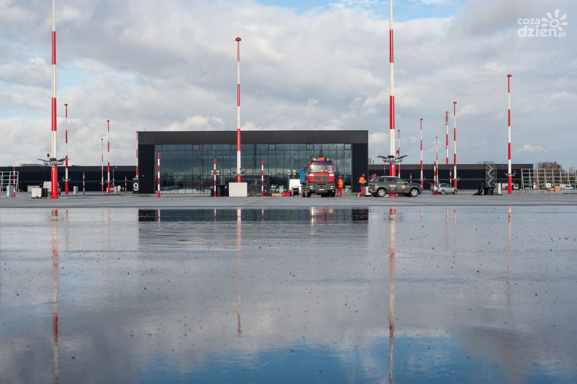Terminal na lotnisku prawie gotowy [ZDJĘCIA]