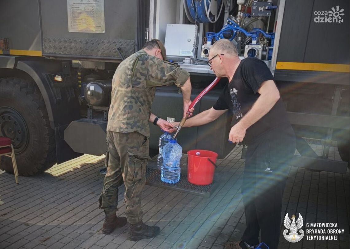 Terytorialsi dostarczali wodę