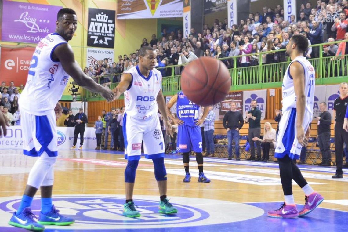 Thomas wygrywa z Polfarmexem!