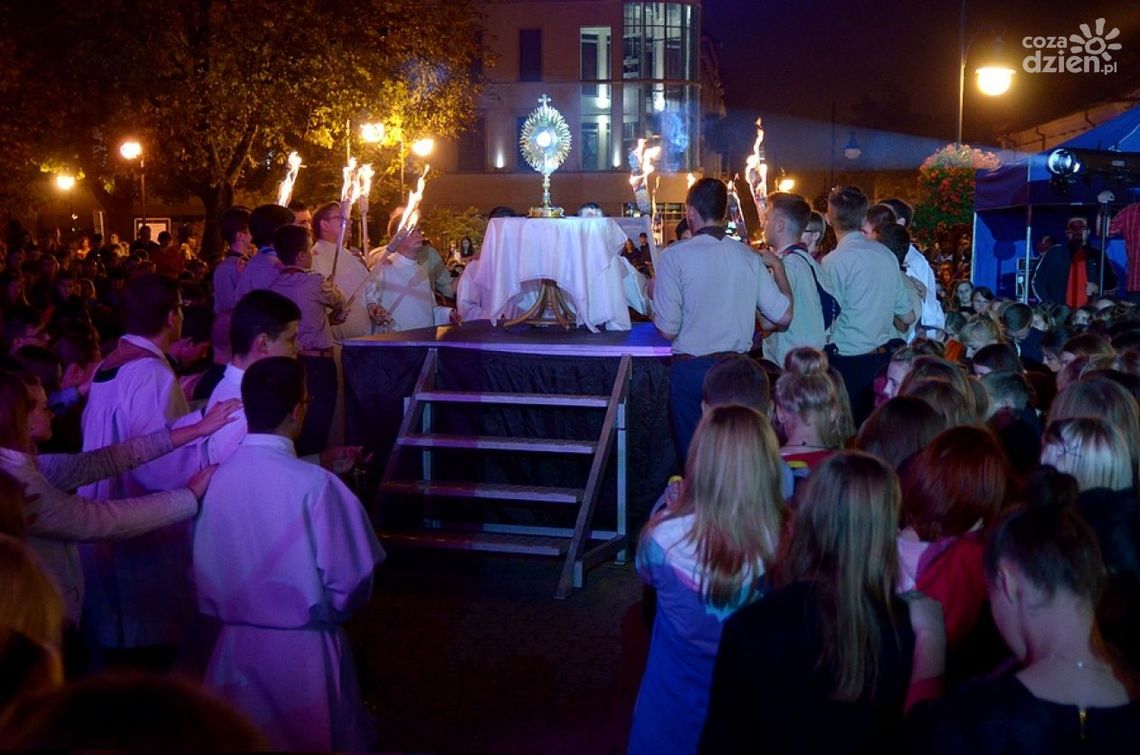 Tłumy na IV Apelu Młodych w Radomiu Tłumy na IV Apelu Młodych w Radomiu