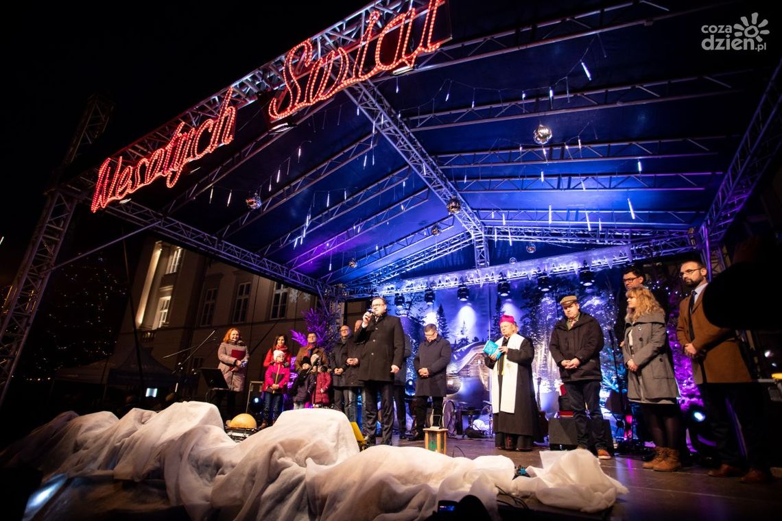 Tłumy na Miejskiej Wigilii Tłumy na Miejskiej Wigilii