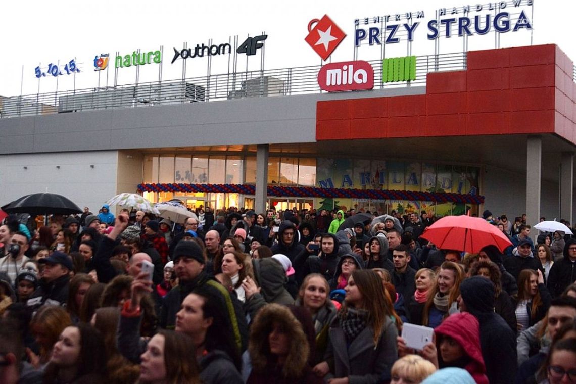 Tłumy na otwarciu Centrum Handlowego przy Struga