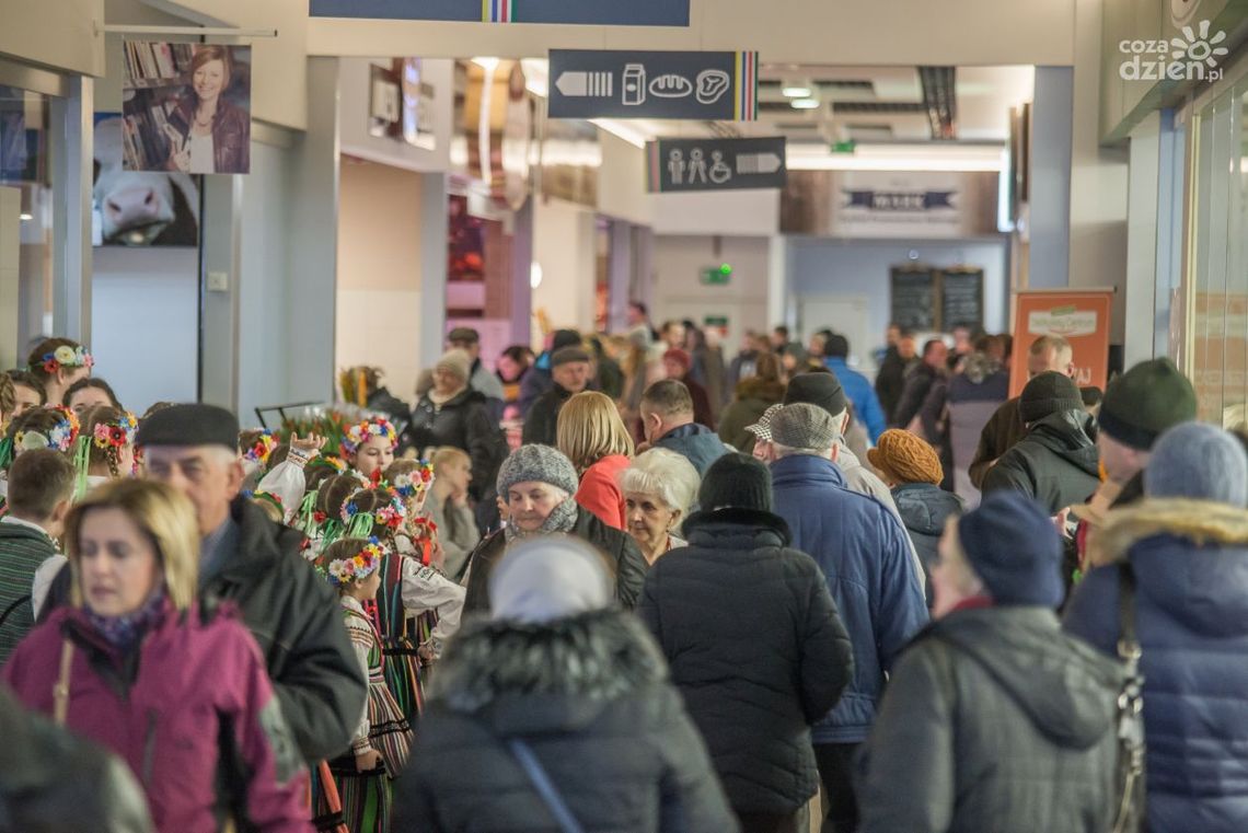 Tłumy na przedświątecznych zakupach w RHM