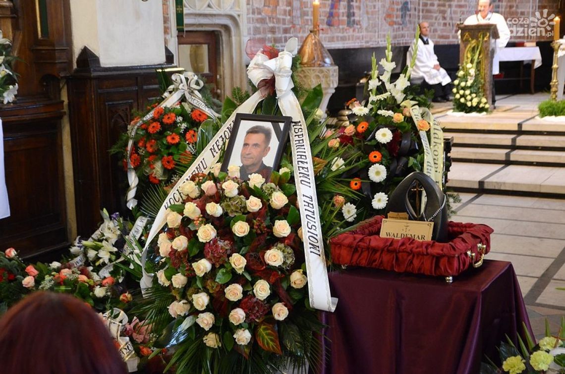 Tłumy pożegnały Waldemara Różyckiego