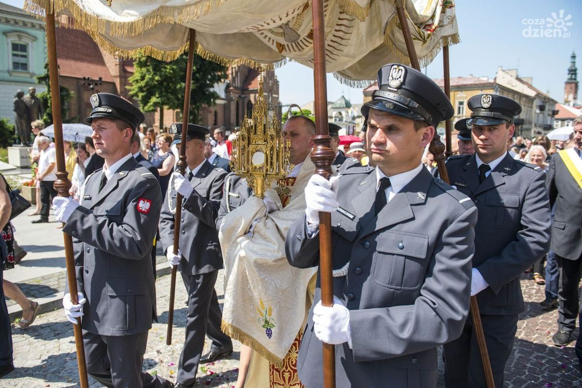 Tłumy radomian na procesji Bożego Ciała Tłumy radomian na procesji Bożego Ciała