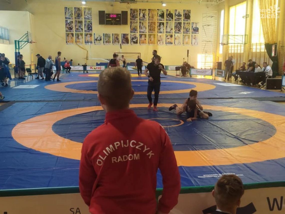 To mógł zrobić tylko Olimpijczyk! Aż 28 medali młodych zapaśników z Radomia