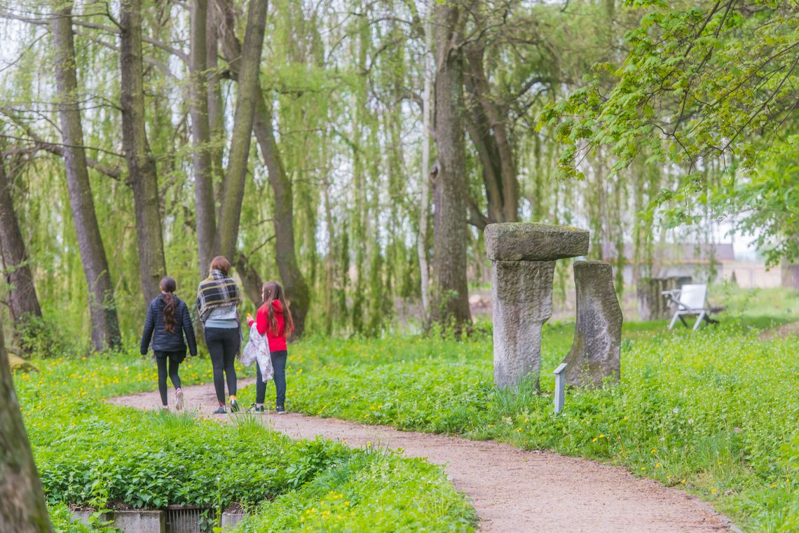 TOP 10 atrakcji przy trasie S7. Gdzie warto zjechać na przerwę między Grójcem a Szydłowcem?