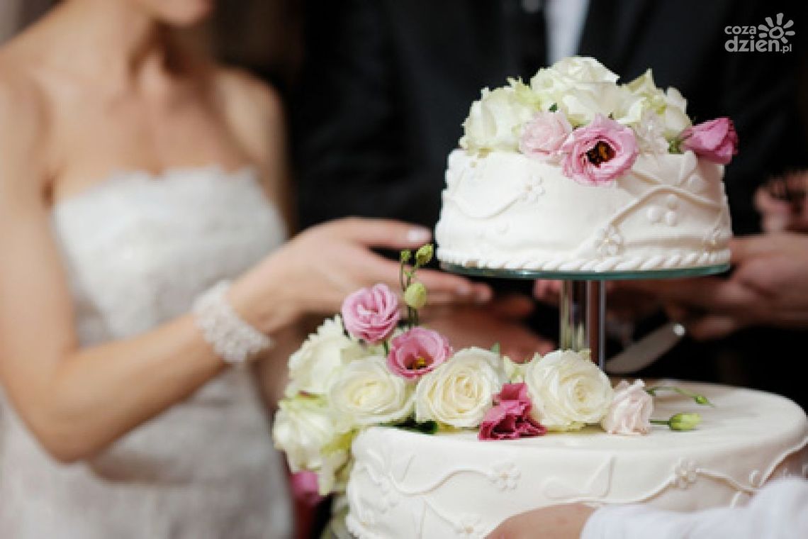 Tort ślubny-trendy 2012