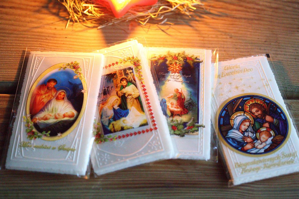 Tradycje wigilijne, które warto pielęgnować – sianko, opłatek i symbolika wieczerzy