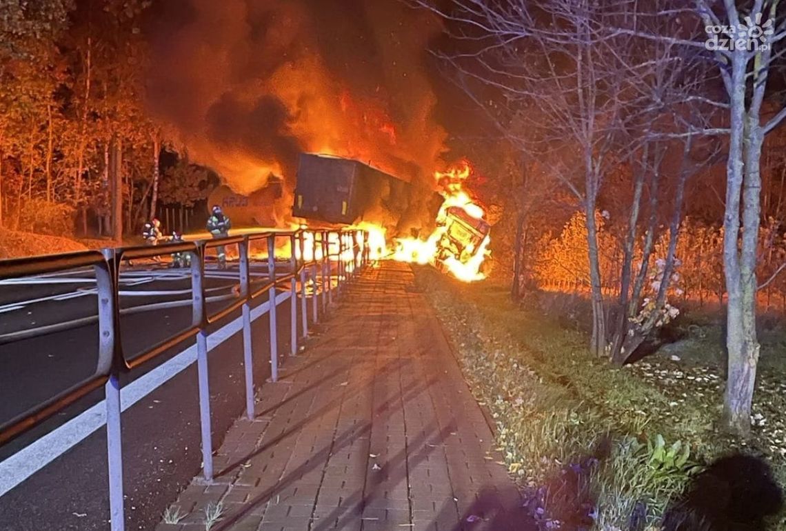 Tragiczny wypadek na DK50. Dwie osoby nie żyją