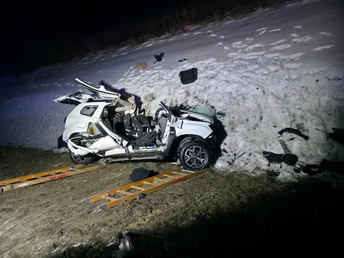 Tragiczny wypadek na drodze krajowej. Dwie osoby zginęły na miejscu, jedna trafiła do szpitala