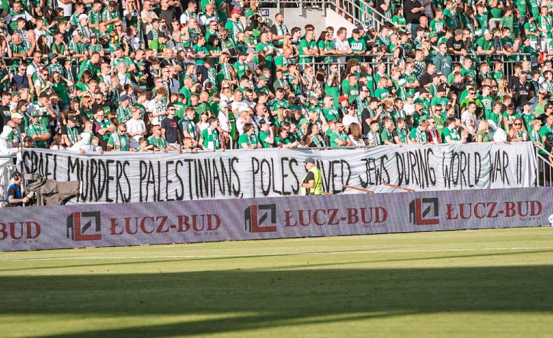 Transparenty kibiców Radomiaka – polityczne akcenty na meczu z Jagiellonią