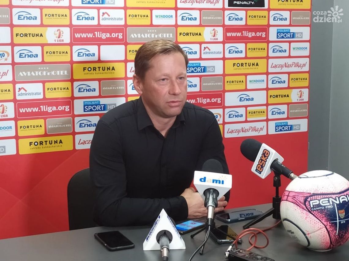 Trener Dariusz Banasik otrzymał czerwoną kartkę i ocenił mecz