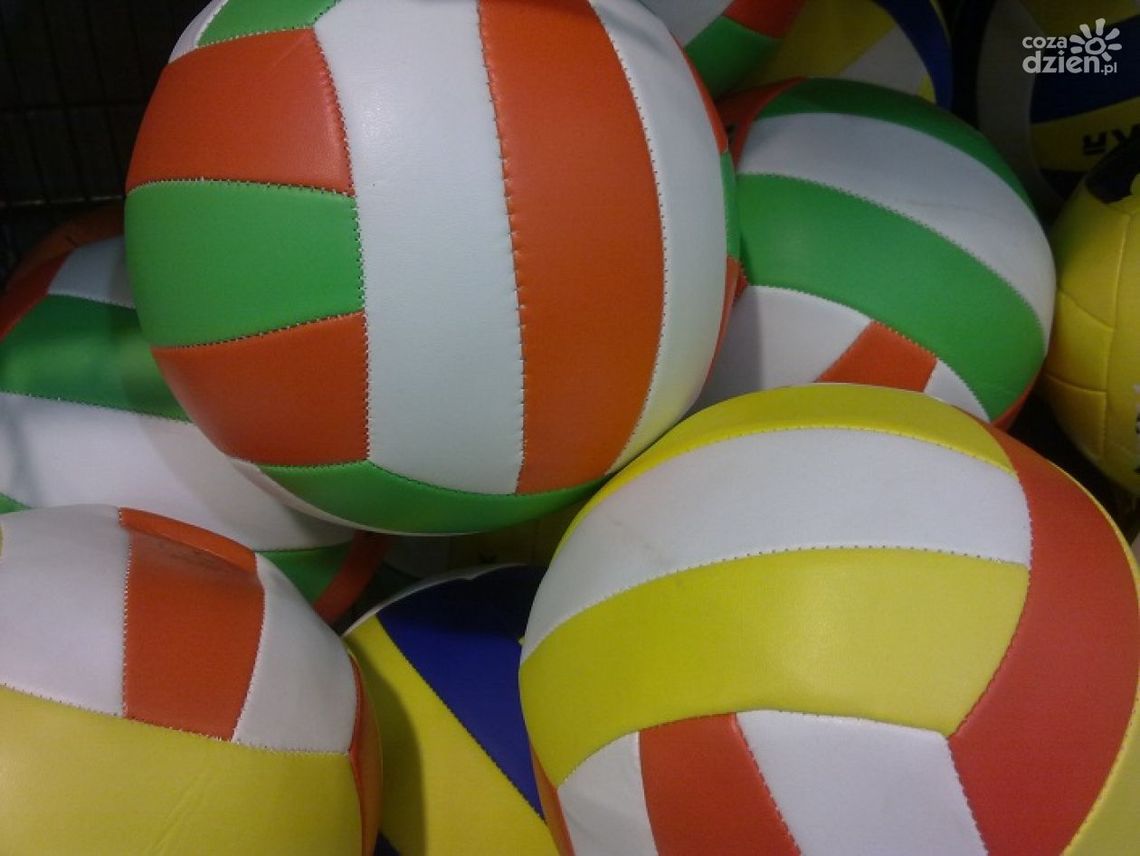 Trenuj siatkówkę w V LO