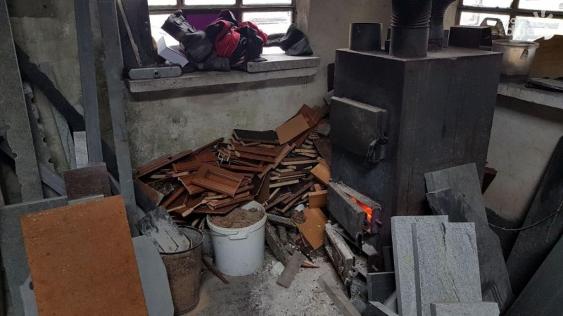 Truciciel ukarany. Próbował palić stare meble