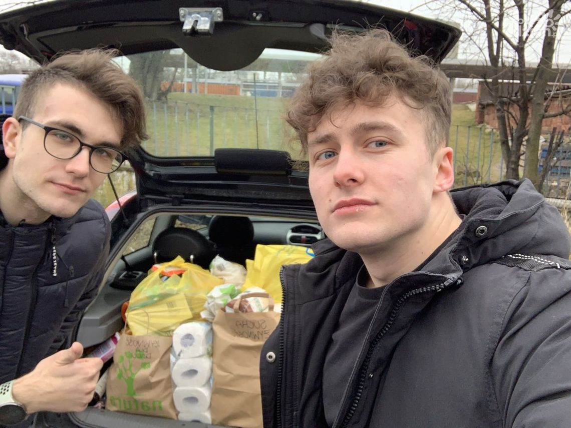 "Trudno się o tym mówi". Zrobili zbiórkę i pojechali na granicę 