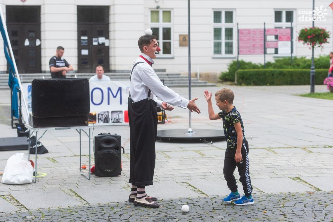 Trwa IX Festiwal Artystów Ulicznych i Precyzji Trwa IX Festiwal Artystów Ulicznych i Precyzji