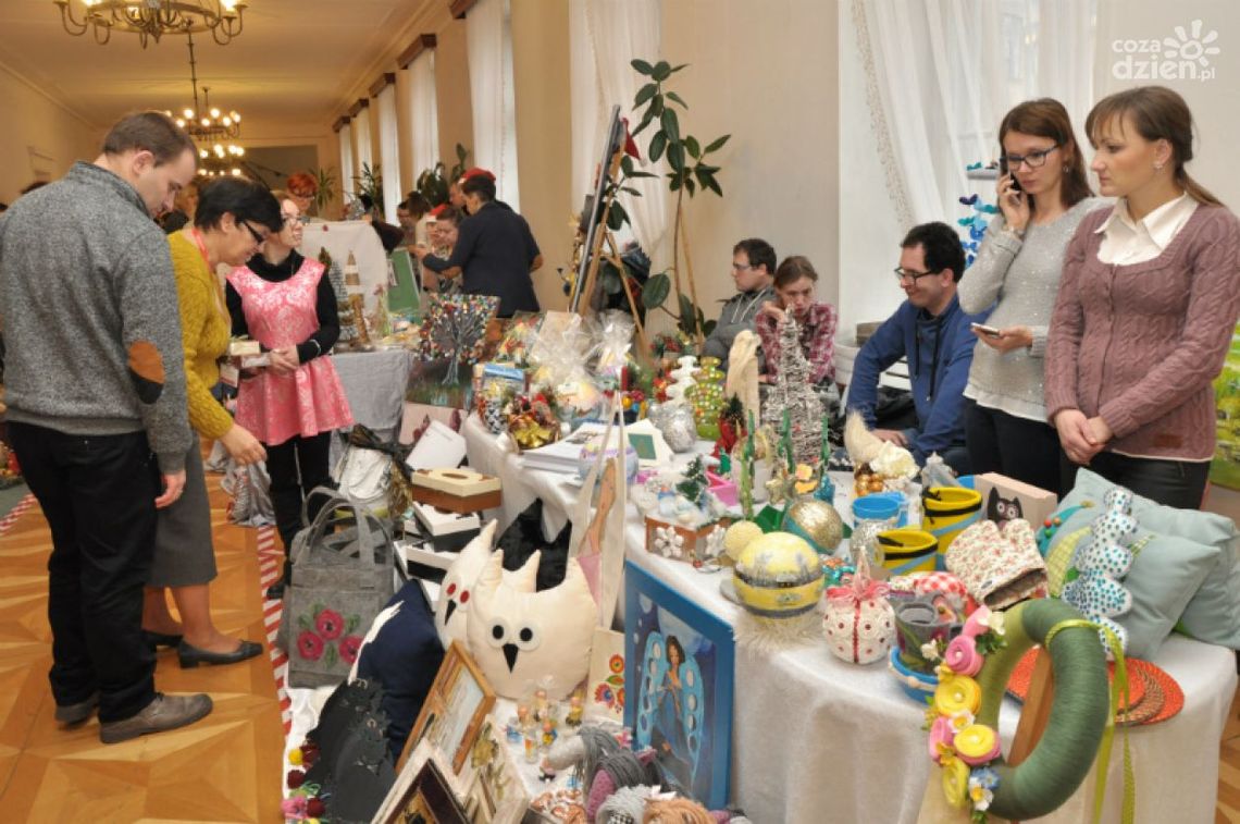 Trwa kiermasz świąteczny Warsztatów Terapii Zajęciowej Trwa kiermasz świąteczny Warsztatów Terapii Zajęciowej