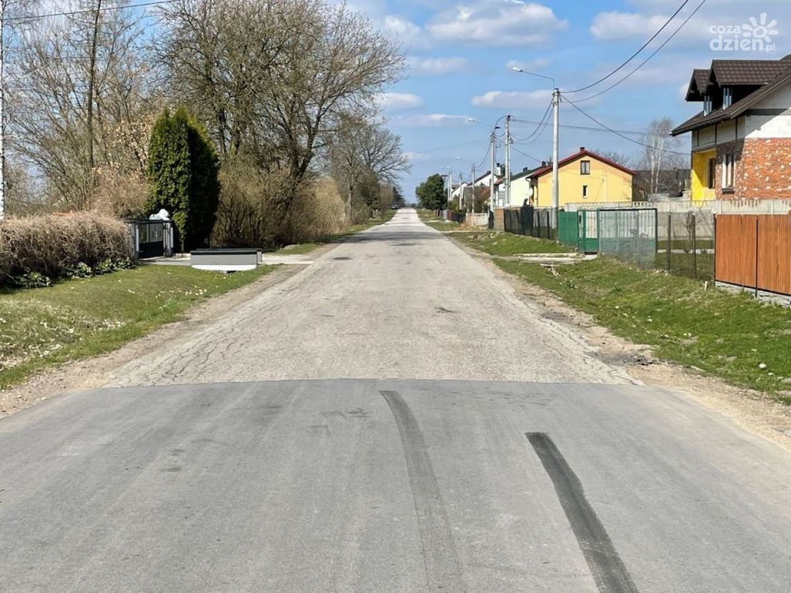 Trwa przebudowa drogi w Mirowie Nowym