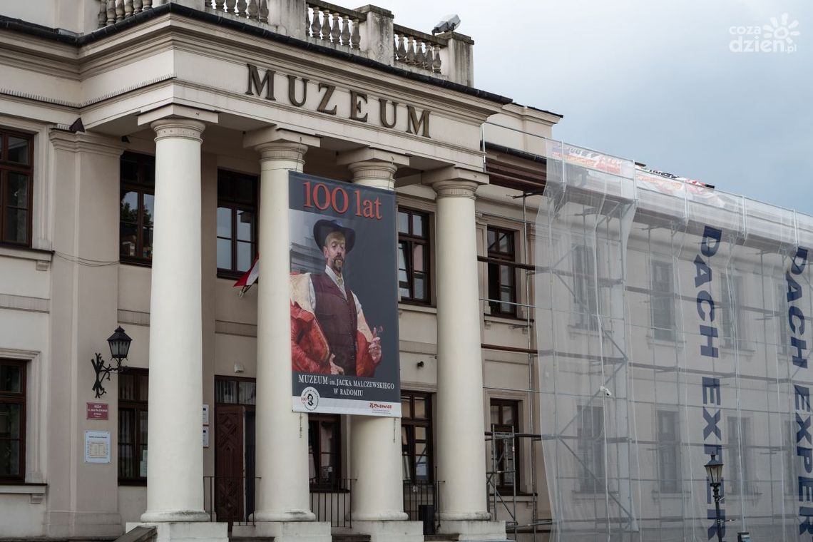 Trwa remont dachu muzeum 