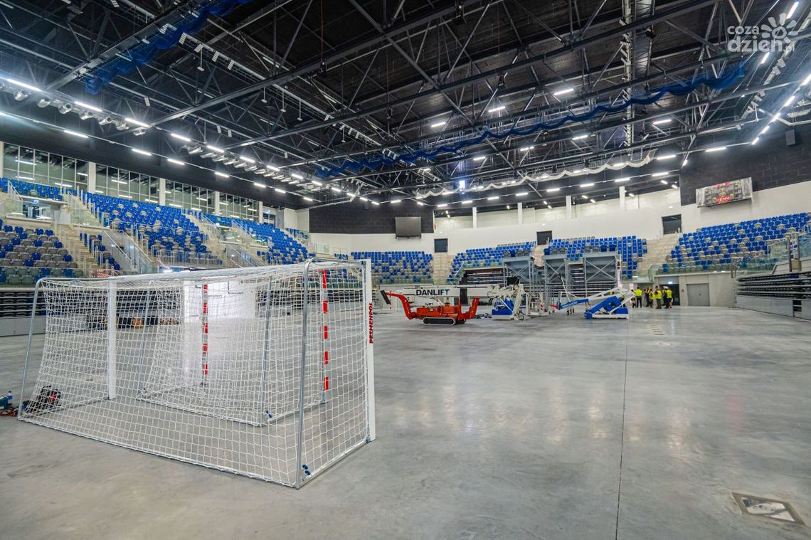 Trwa rozruch pompy w Radomskim Centrum Sportu