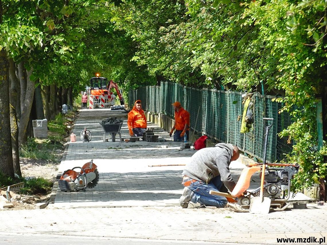 Trwa wymiana chodnika na ul. Sobieskiego w Radomiu