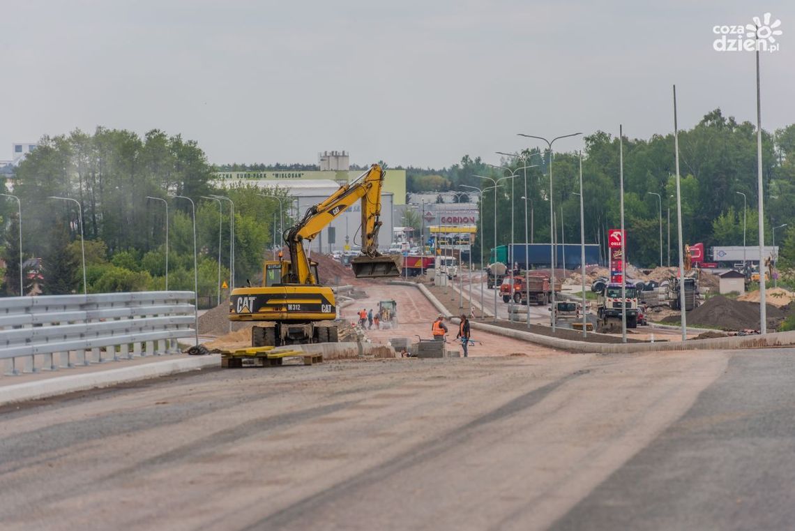 Trwają prace na miejskich odcinkach tras nr 9 i 12