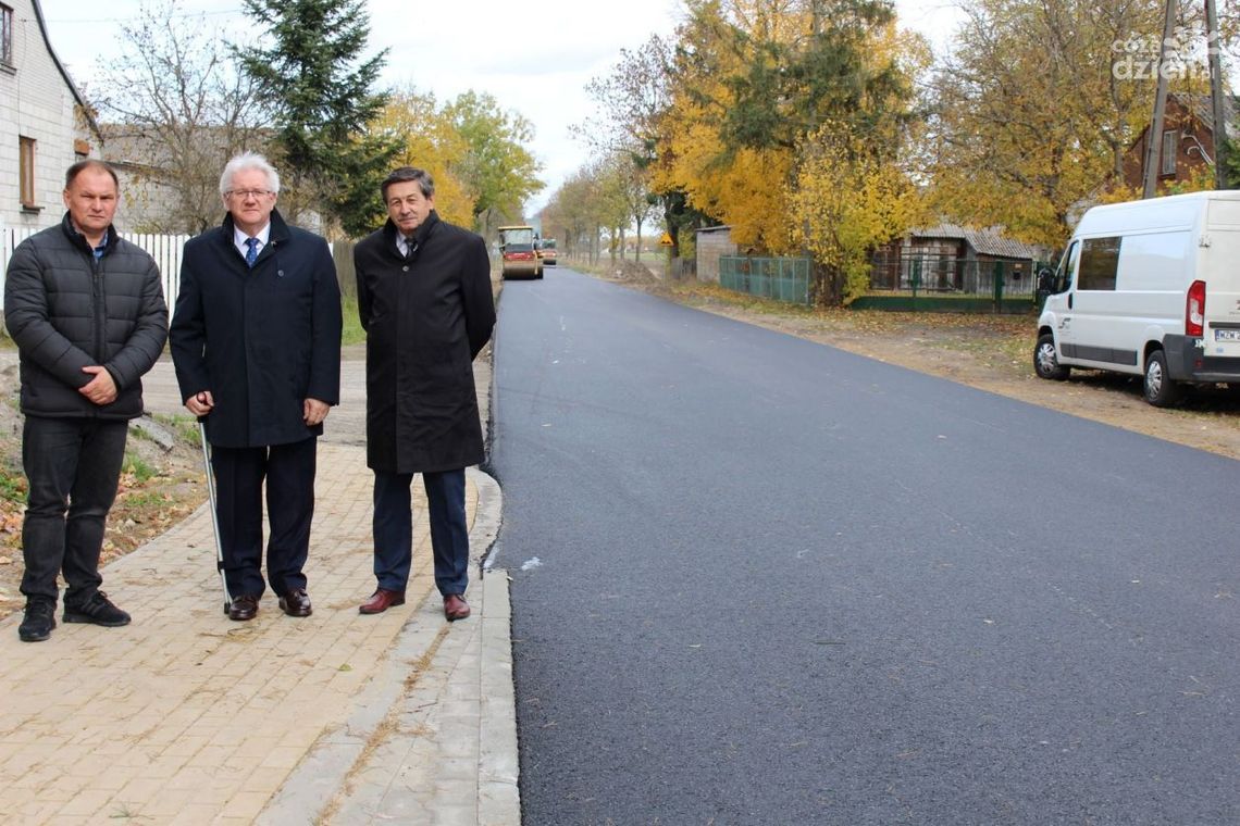 Trwają prace przy przebudowie drogi Bartodzieje - Kazanów