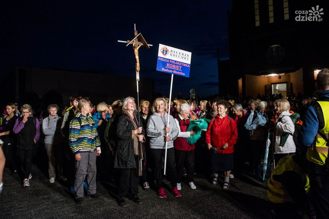 Trwają zapisy na Nocną Pielgrzymkę Kobiet Trwają zapisy na Nocną Pielgrzymkę Kobiet