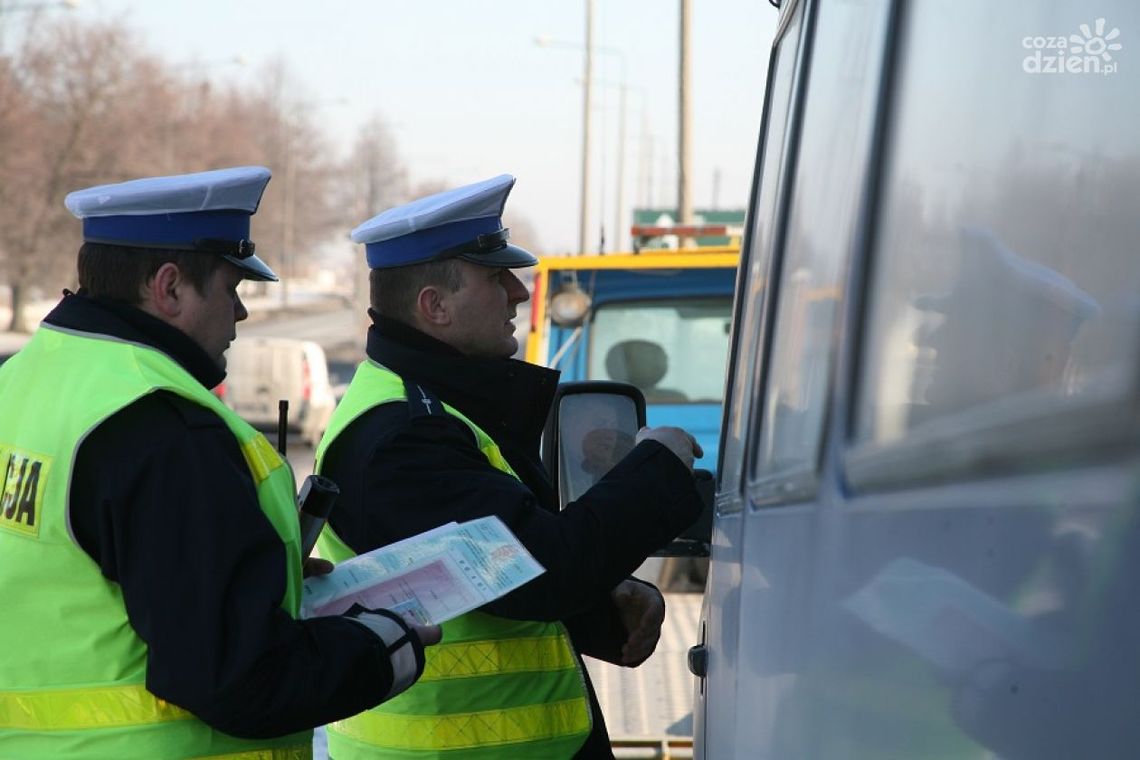 Trzech nieodpowiedzialnych kierowców Trzech nieodpowiedzialnych kierowców