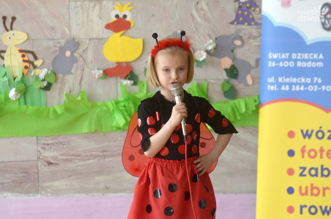 "Trzeszczące wierszyki" w wykoniu dzieci "Trzeszczące wierszyki" w wykoniu dzieci