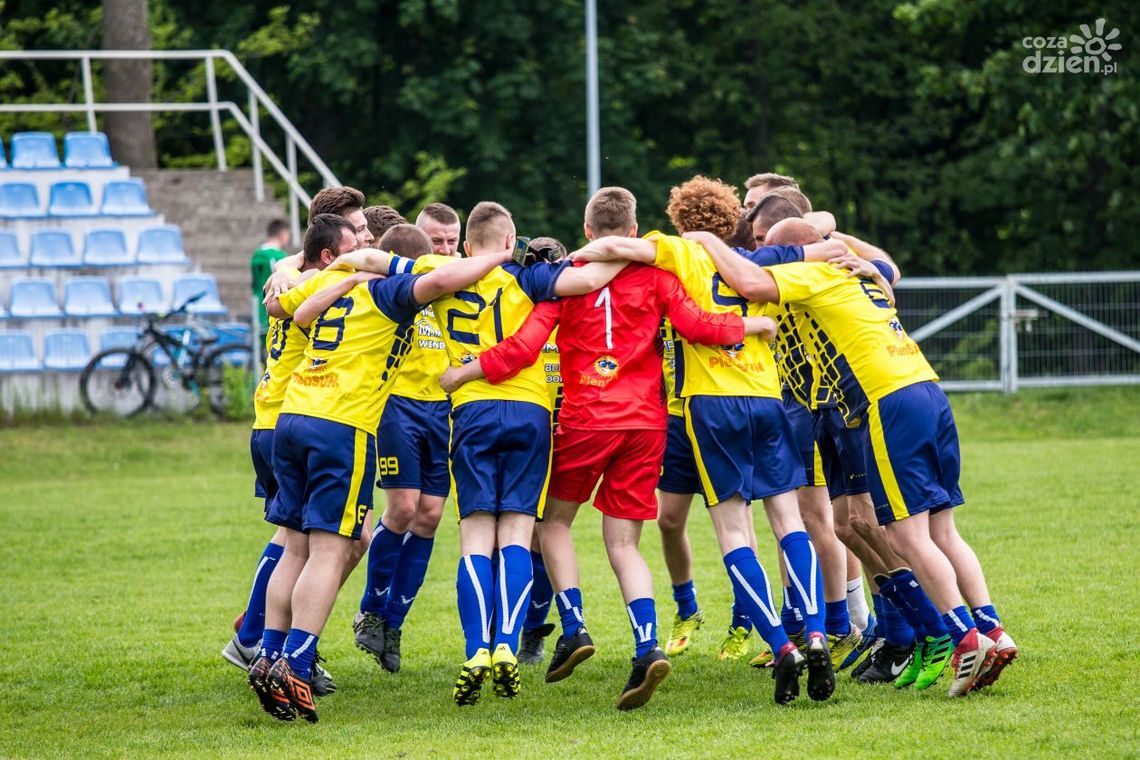 Trzy drużyny bez straty punktu w turnieju piłkarskim o Puchar Wójta Kowali