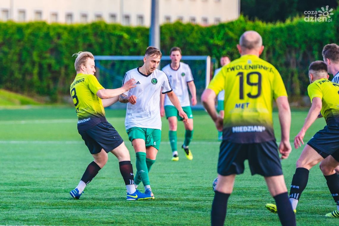 Tymex Liga Okręgowa: dwa pojedynki na szczycie, derby powiatu szydłowieckiego Tymex Liga Okręgowa: dwa pojedynki na szczycie, derby powiatu szydłowieckiego