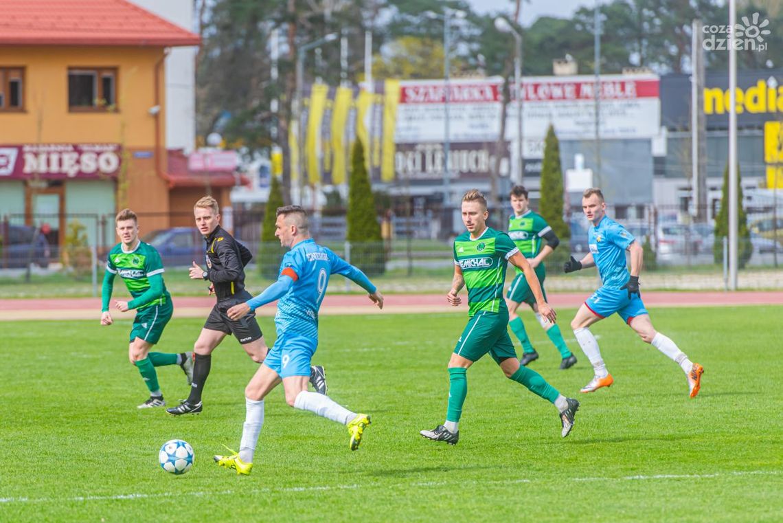 Tymex Liga Okręgowa: Promna zagra z Jodłą, lider podejmie Gryf Policzna Tymex Liga Okręgowa: Promna zagra z Jodłą, lider podejmie Gryf Policzna