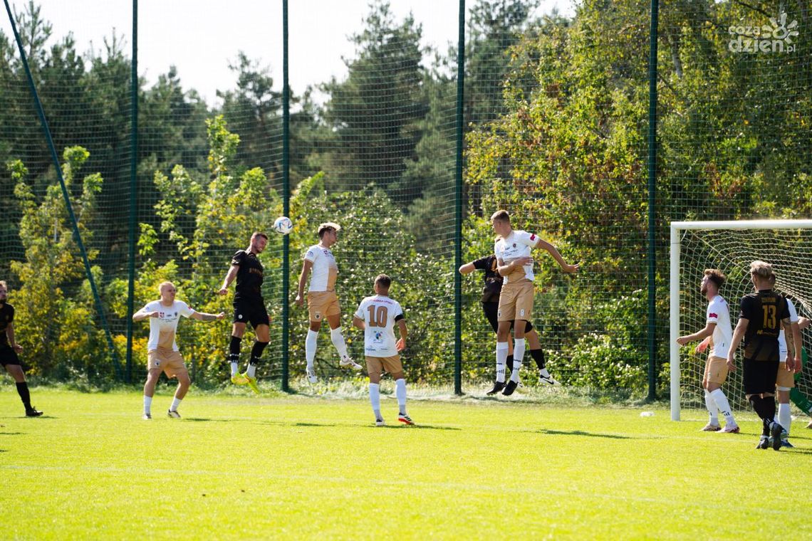 Tymex Liga okręgowa: Zwycięstwa Centrum i Młodzika Radom, odwołany mecz w Szydłowcu 