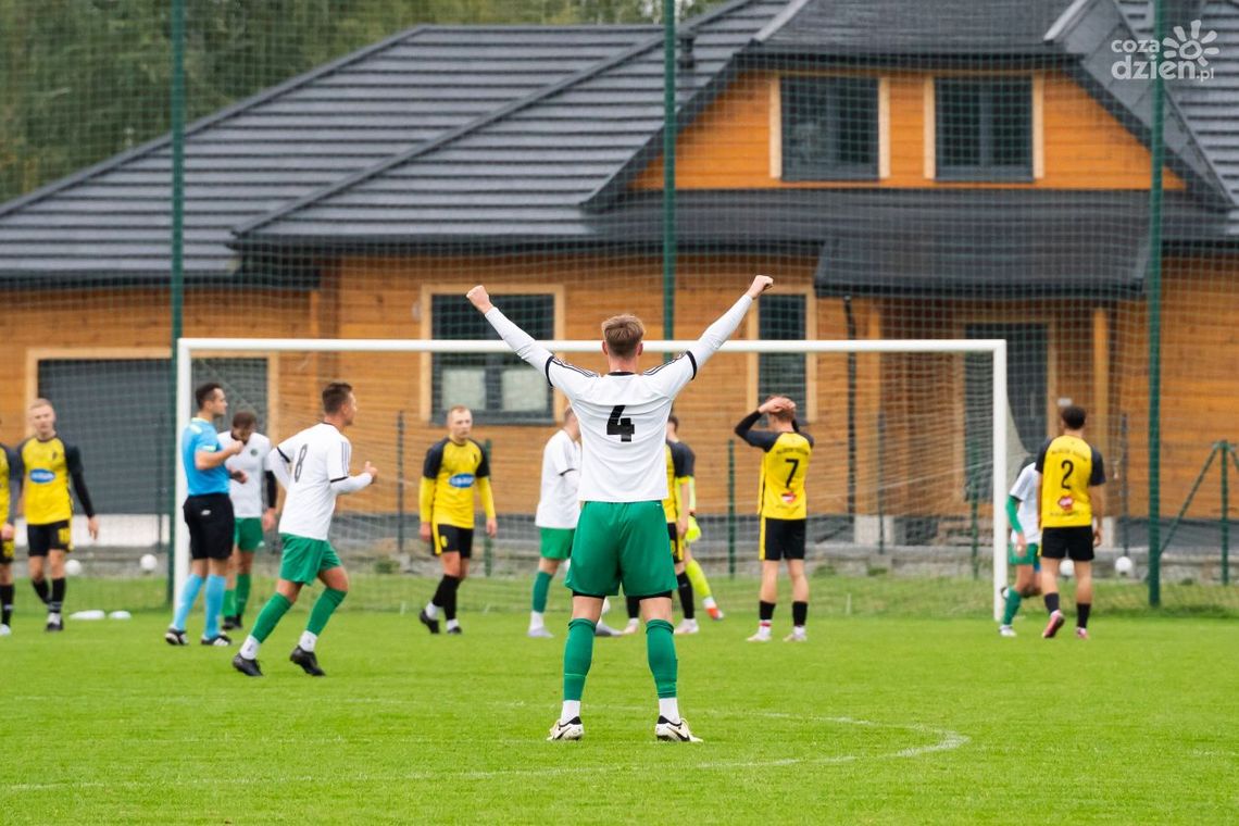 Tymex Liga Okręgowa: Zwycięstwa Centrum Radom i Jodły Jedlnia-Letnisko Tymex Liga Okręgowa: Zwycięstwa Centrum Radom i Jodły Jedlnia-Letnisko