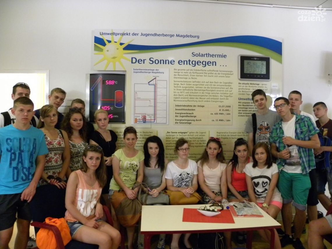 Uczniowie "budowlanki" na stażu