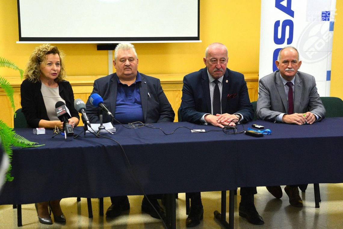 Uczniowie idą na budowę