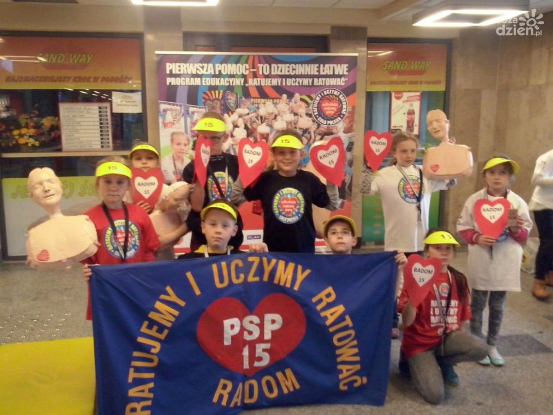 Uczniowie PSP nr 15 uczyli jak ratować życie