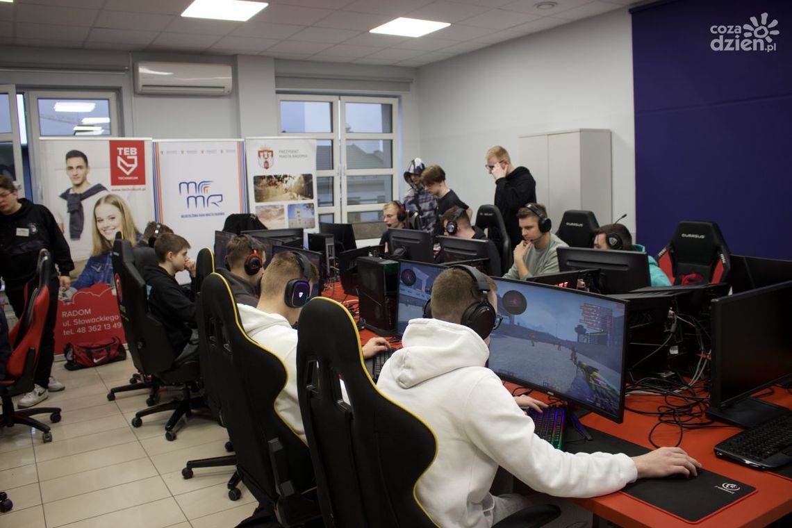 Uczniowie radomskich szkół rywalizowali w turnieju e-sportowym