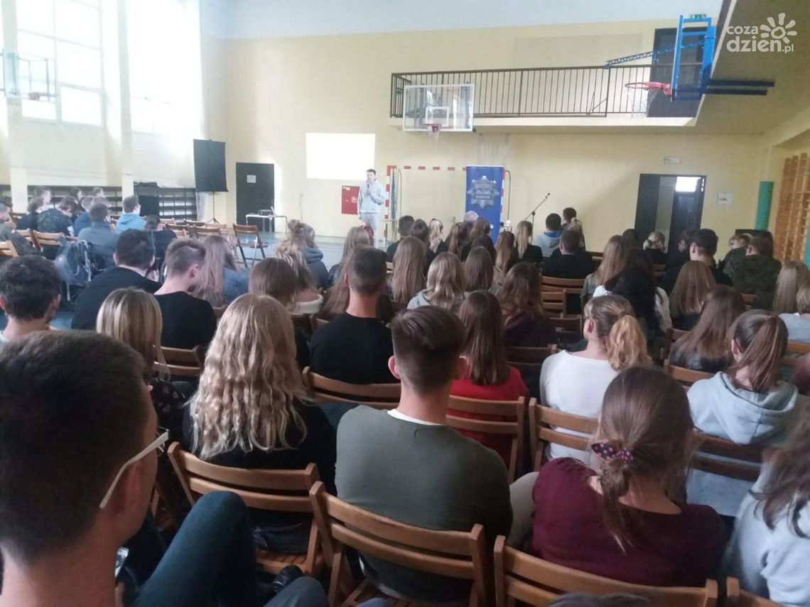 Uczyli jak bezpiecznie kupować w sieci