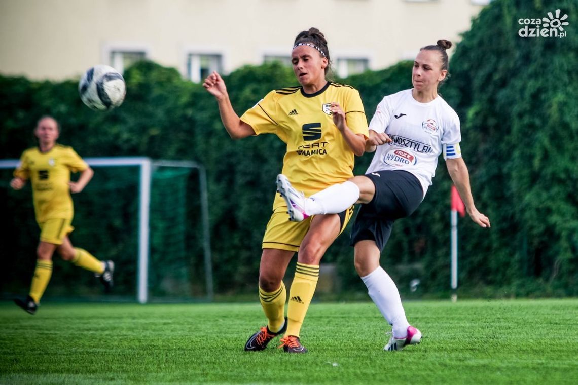 Udana inauguracja sezonu w pierwszej lidze w wykonaniu piłkarek HydroTrucku Radom Udana inauguracja sezonu w pierwszej lidze w wykonaniu piłkarek HydroTrucku Radom