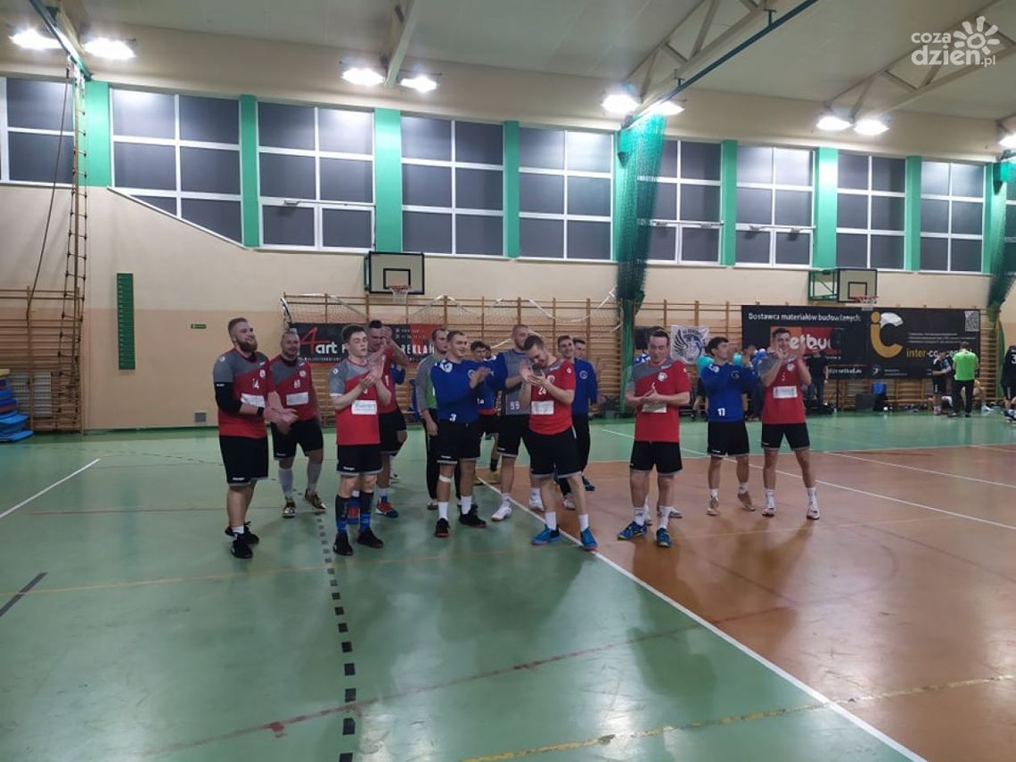 Udane święta szczypiornistów Uniwersytetu. Wygrali i zostali liderem