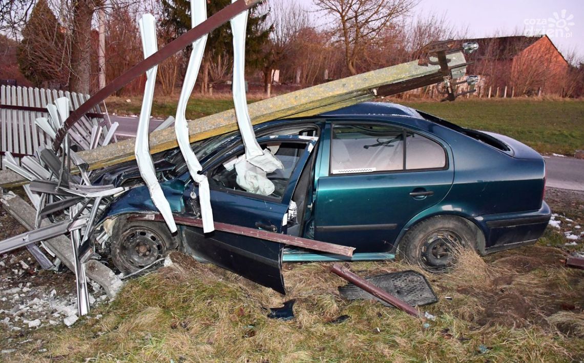 Ukradł samochód i go rozbił