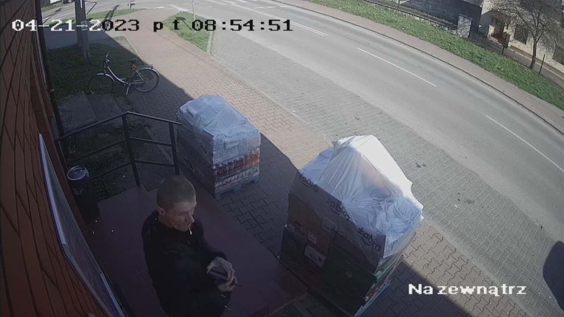 Ukradł towar sprzed sklepu. Policja prosi o pomoc