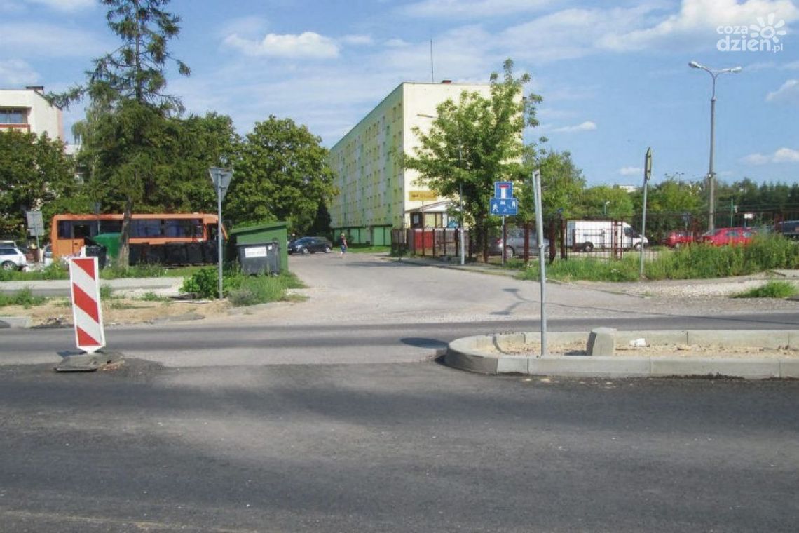 Ul. Młodzianowska. Utrudnienia w ruchu