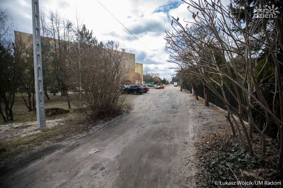 Ul. Pośrednia bez kanalizacji i progów zwalniających