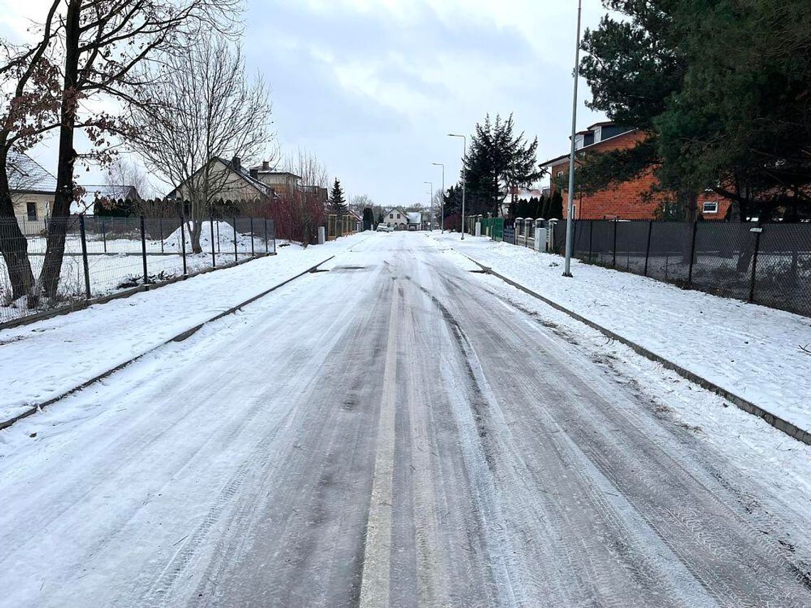Ulica Źródłowa w pełni zmodernizowana – nowa jezdnia, chodniki i oświetlenie Ulica Źródłowa w pełni zmodernizowana – nowa jezdnia, chodniki i oświetlenie