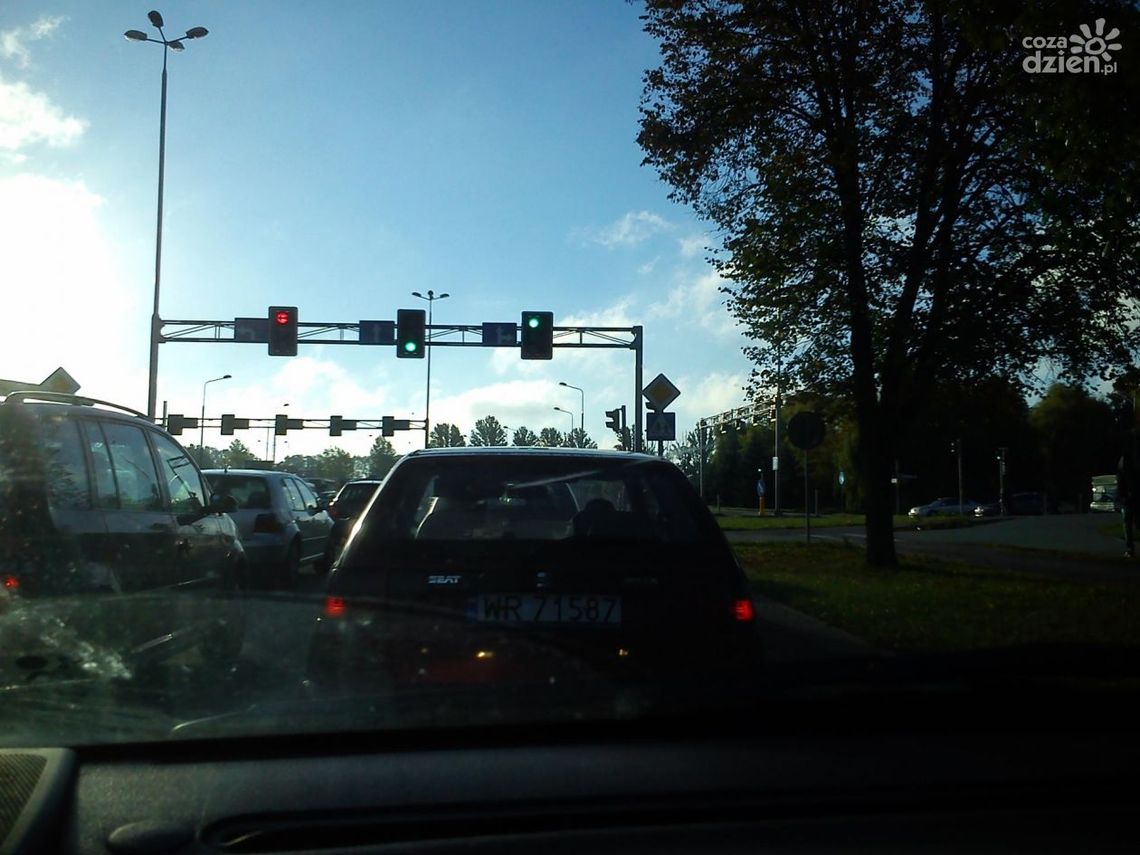 Uliczne disco, czyli światła na Maratońskiej - FILM!